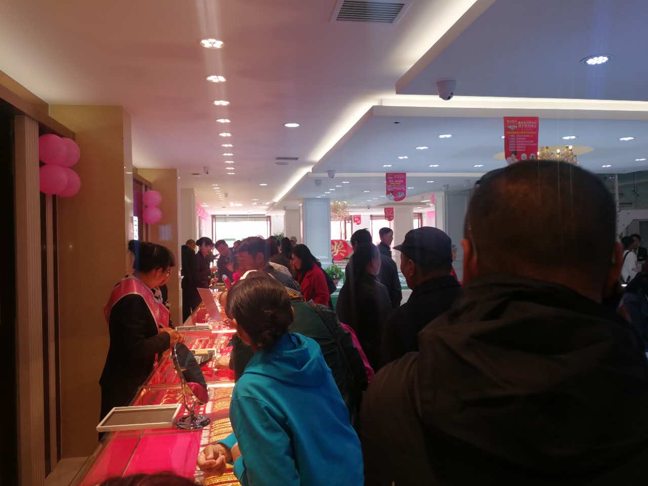 【开业资讯】—— 爱恋珠宝内蒙古西乌旗店盛大开业 【开业资讯】—— 爱恋珠宝内蒙古西乌旗店盛大开业